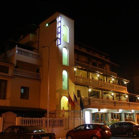 Hotel Martini Vlorë Exteriér fotografie