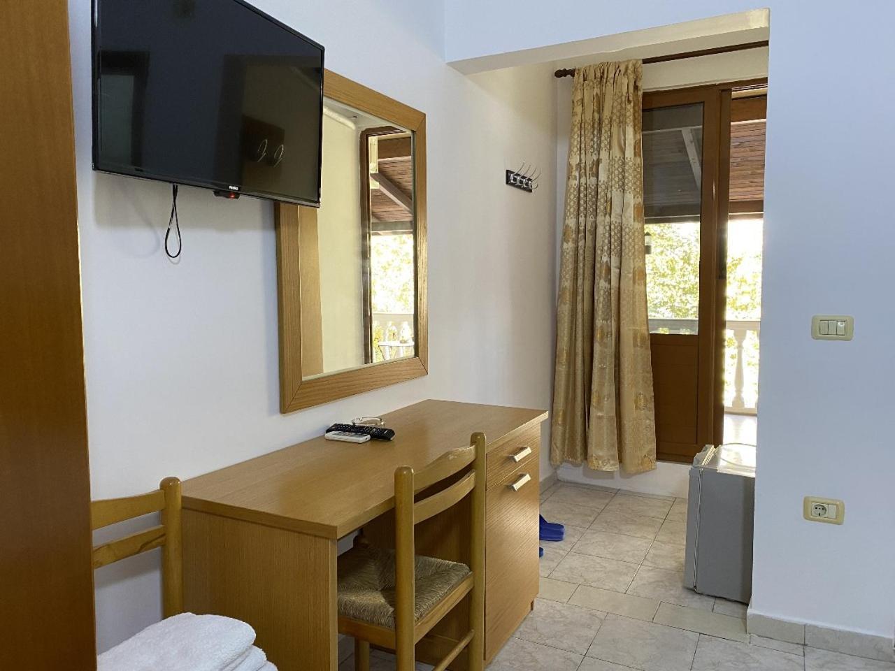 Hotel Martini Vlorë Exteriér fotografie