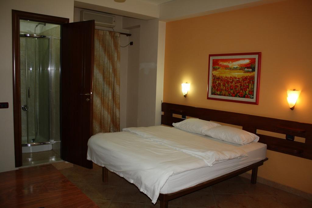 Hotel Martini Vlorë Pokoj fotografie